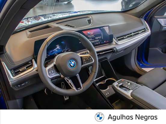 BMW-iX1-2025