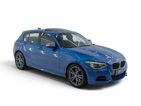 BMW-M 135i-3.0 24V TURBO GASOLINA 4P AUTOMÁTICO BMW-M 135i-2013