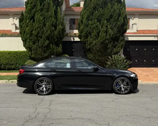 BMW-M5-4.4 V8 32V GASOLINA 4P AUTOMÁTICO BMW-M5-2012