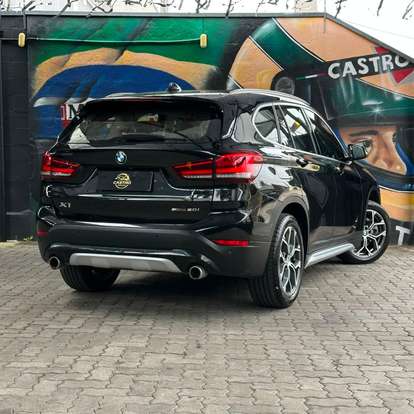 BMW-X1-2021