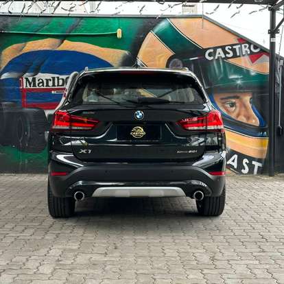 BMW-X1-2021