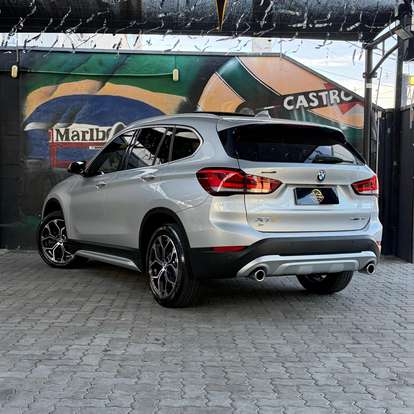 BMW-X1-2021