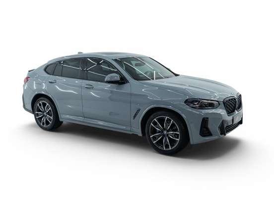 BMW-X4-2022