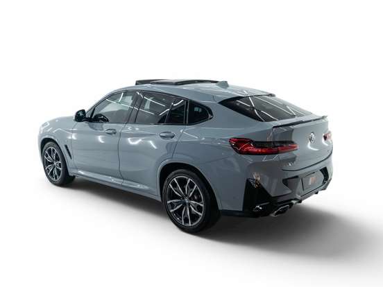 BMW-X4-2022