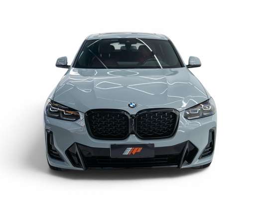 BMW-X4-2022