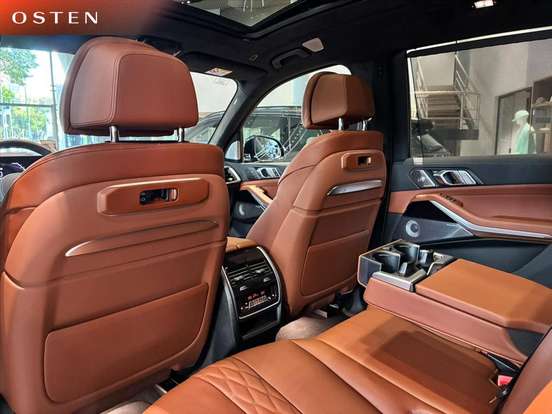 BMW-X7-2025