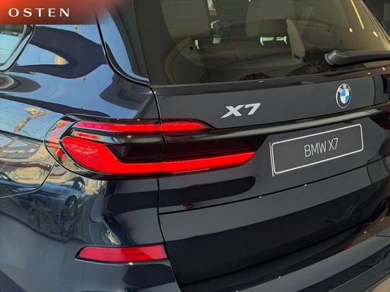 BMW-X7-2025