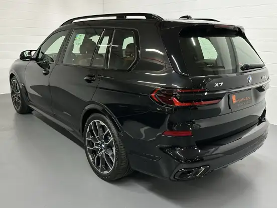 BMW-X7-4.4 V8 GASOLINA M60i STEPTRONIC BMW-X7-2023
