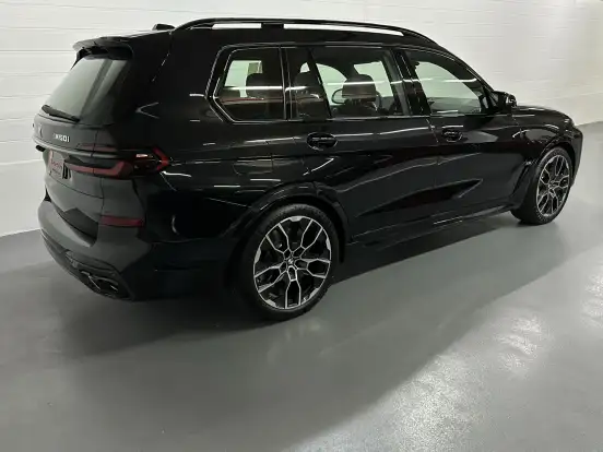 BMW-X7-4.4 V8 GASOLINA M60i STEPTRONIC BMW-X7-2023