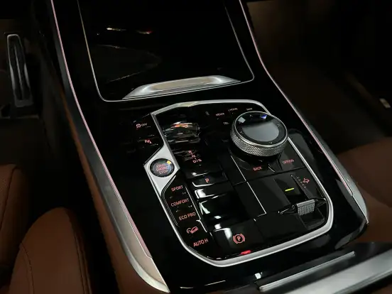 BMW-X7-4.4 V8 GASOLINA M60i STEPTRONIC BMW-X7-2023