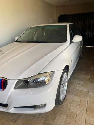 BMW-320i-2010