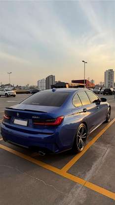 BMW-320i-2021