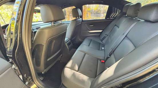 BMW-320i-2010