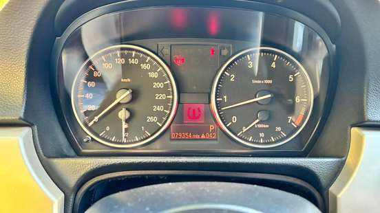 BMW-320i-2010