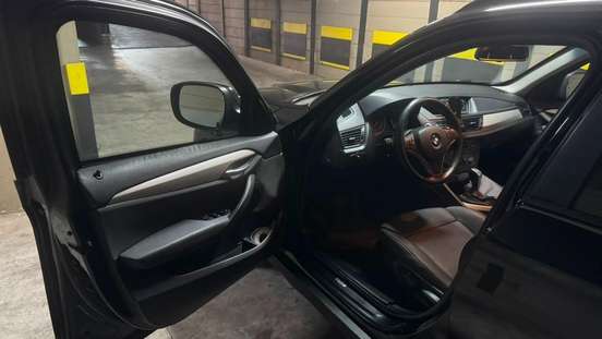 BMW-X1-2011