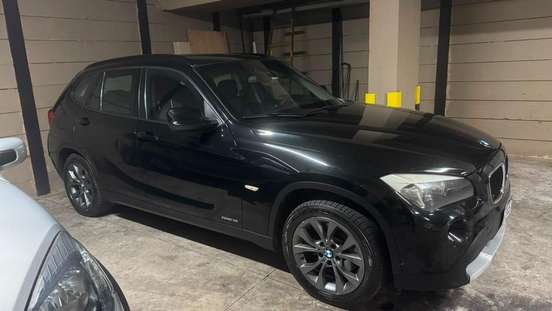 BMW-X1-2011