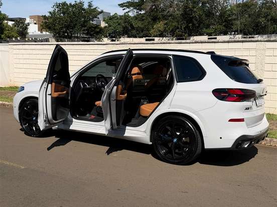 BMW-X5-3.0 I6 TURBO HÍBRIDO XDRIVE50E M SPORT AUTOMÁTICO BMW-X5-2023