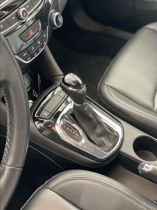 CHEVROLET-CRUZE-2022
