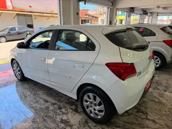 CHEVROLET-ONIX-2019