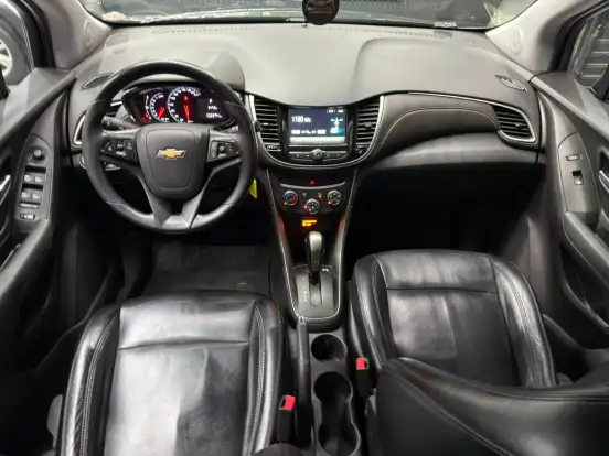 CHEVROLET-TRACKER-2017