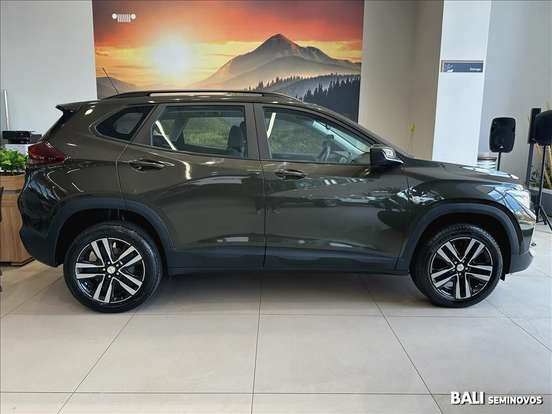 CHEVROLET-TRACKER-2023