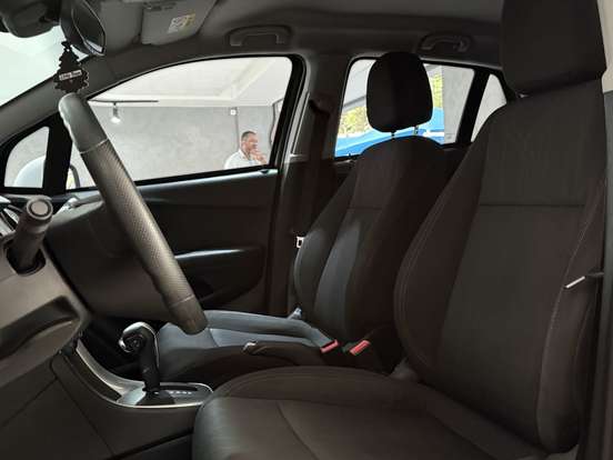 CHEVROLET-TRACKER-2017