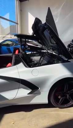 CHEVROLET-CORVETTE-2021