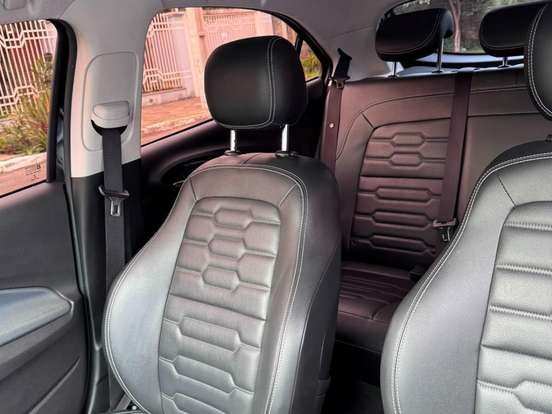CHEVROLET-ONIX-1.4 MPFI LT 8V FLEX 4P AUTOMÁTICO CHEVROLET-ONIX-2018