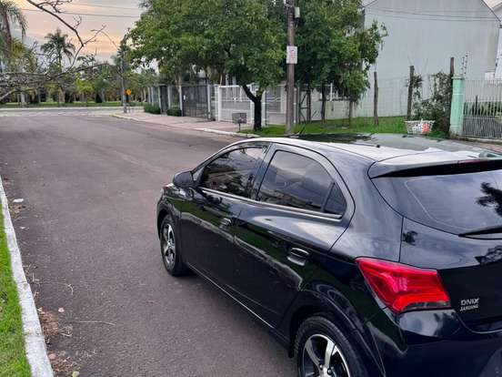 CHEVROLET-ONIX-1.4 MPFI LT 8V FLEX 4P AUTOMÁTICO CHEVROLET-ONIX-2018