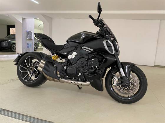 DUCATI DIAVEL V4 
