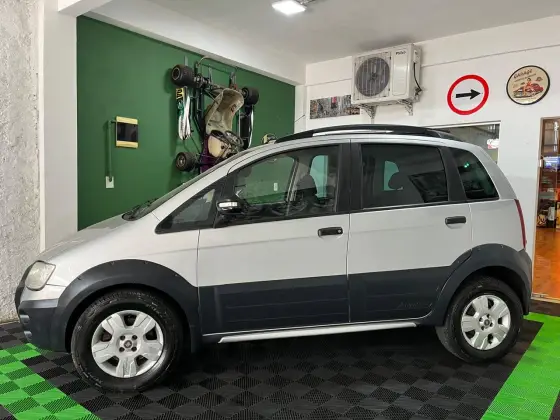 FIAT IDEA 1.8 MPI ADVENTURE 8V FLEX 4P MANUAL FIAT IDEA 1.8 MPI ADVENTURE 8V FLEX 4P MANUAL