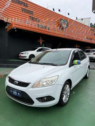 FORD-FOCUS-2012