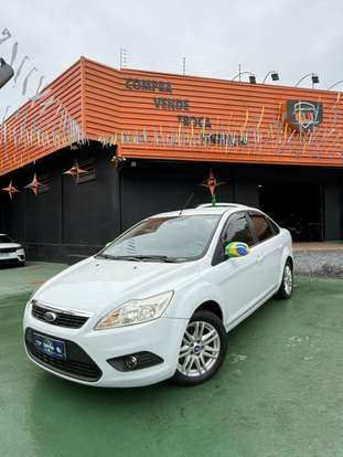 FORD-FOCUS-2012