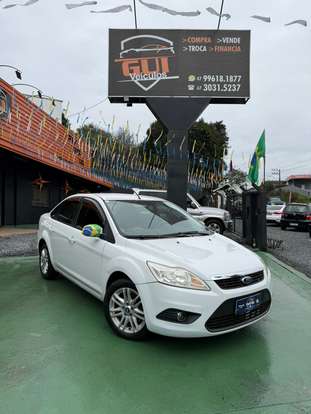 FORD-FOCUS-2012