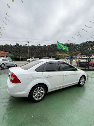 FORD-FOCUS-2012