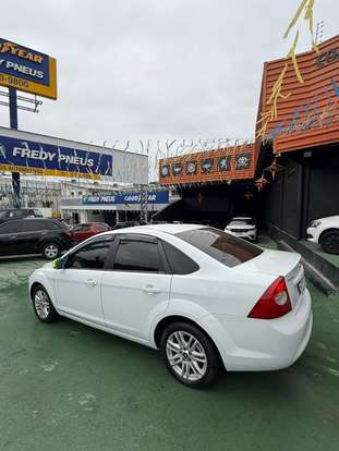 FORD-FOCUS-2012