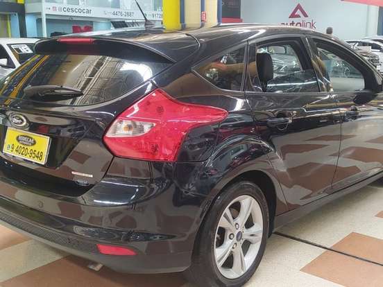 FORD-FOCUS-1.6 SE 16V FLEX 4P POWERSHIFT FORD-FOCUS-2014