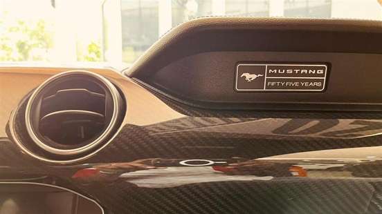 FORD-MUSTANG-2020