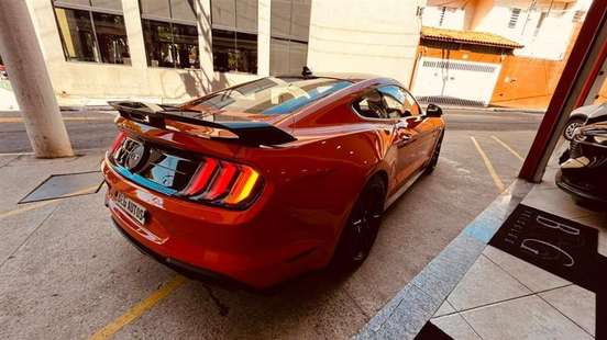 FORD-MUSTANG-2020