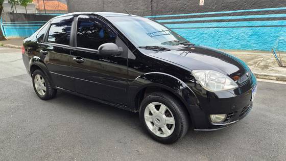FORD FIESTA 1.6 MPI FIRST SEDAN 8V FLEX 4P MANUAL