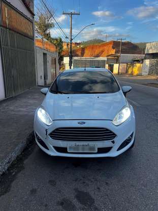 FORD-FIESTA-2014
