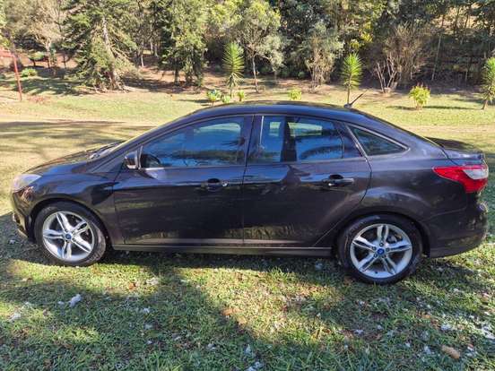 FORD-FOCUS-2015