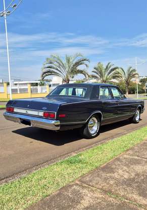 FORD-GALAXIE-1982