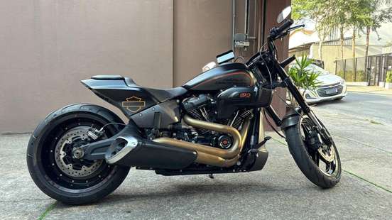 HARLEY-DAVIDSON-SOFTAIL FXDR 114-2019