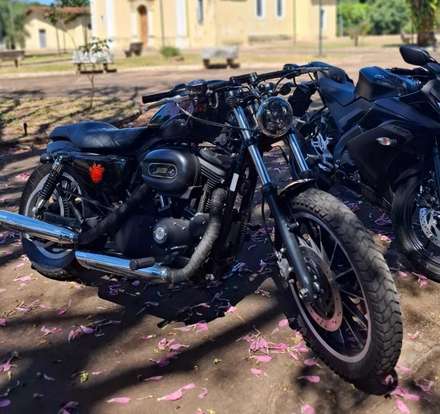HARLEY-DAVIDSON-SPORTSTER XL 883 R-2013