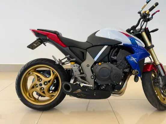 HONDA-CB 1000R HONDA-CB 1000R-2013