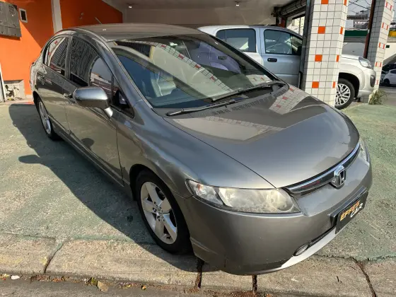 HONDA CIVIC 1.8 LXS 16V GASOLINA 4P AUTOMÁTICO HONDA CIVIC 1.8 LXS 16V GASOLINA 4P AUTOMÁTICO