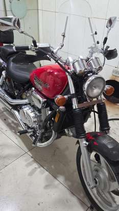 HONDA-750 MAGNA-1996