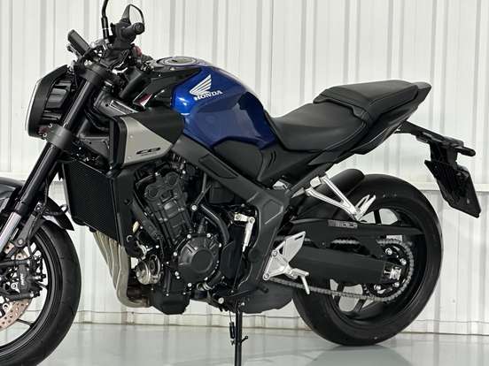 HONDA-CB 650R E-CLUTCH-2025