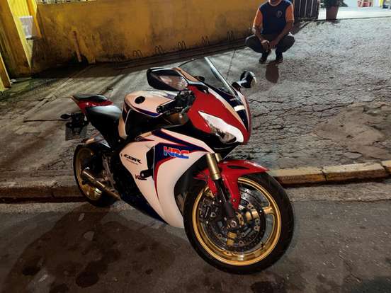 HONDA-CBR 1000RR FIREBLADE HONDA-CBR 1000RR FIREBLADE-2010